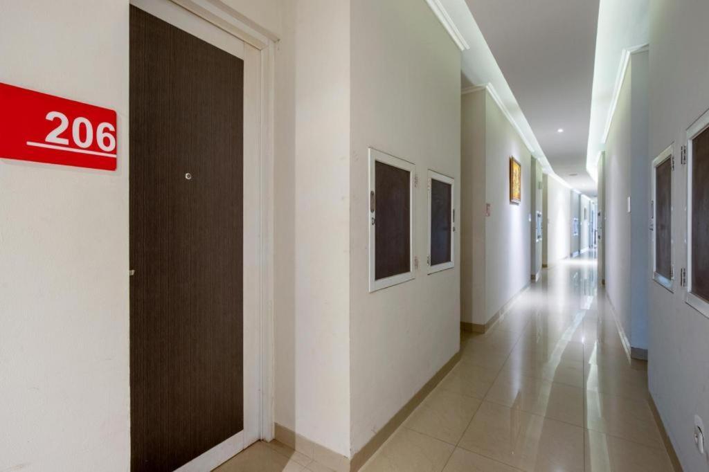Raffleshom Hotel Bandung Esterno foto