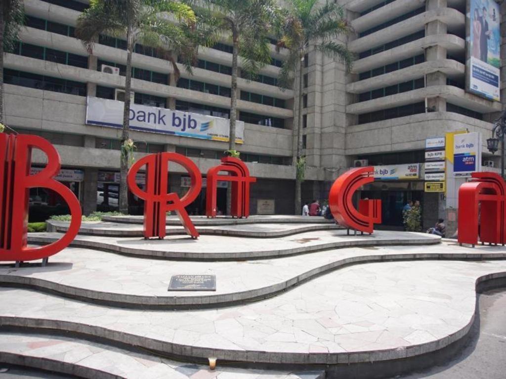 Raffleshom Hotel Bandung Esterno foto