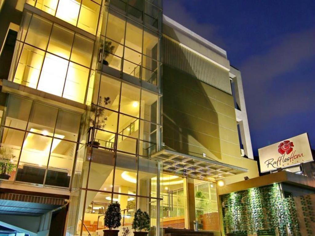 Raffleshom Hotel Bandung Esterno foto
