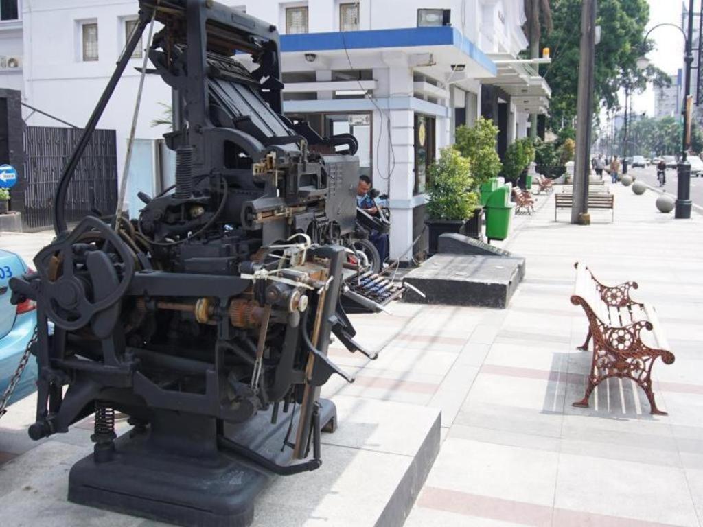 Raffleshom Hotel Bandung Esterno foto
