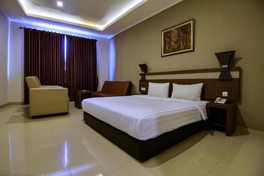 Raffleshom Hotel Bandung Esterno foto