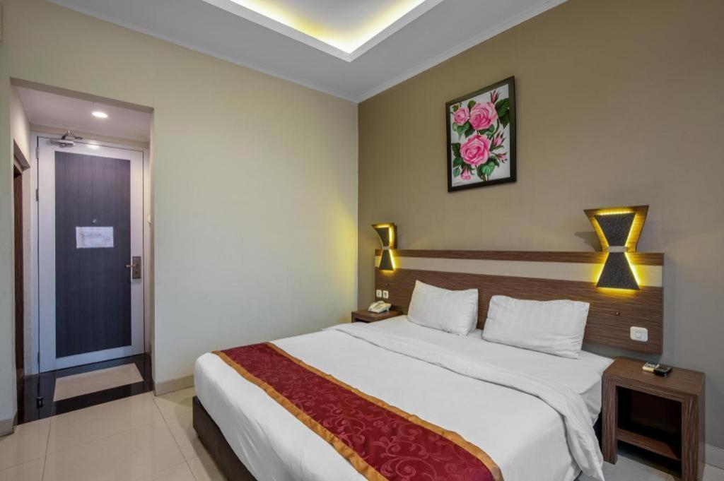 Raffleshom Hotel Bandung Esterno foto