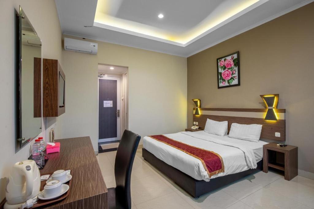 Raffleshom Hotel Bandung Esterno foto